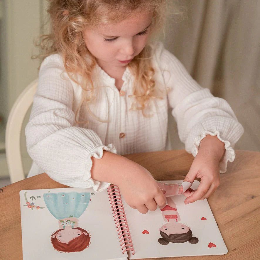 Dress me up Rosa and friends